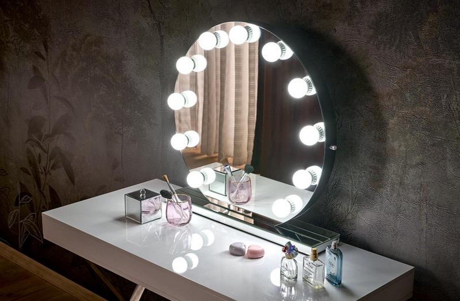Oglinda TORANO, argintiu, cu iluminare LED, 70x70 cm