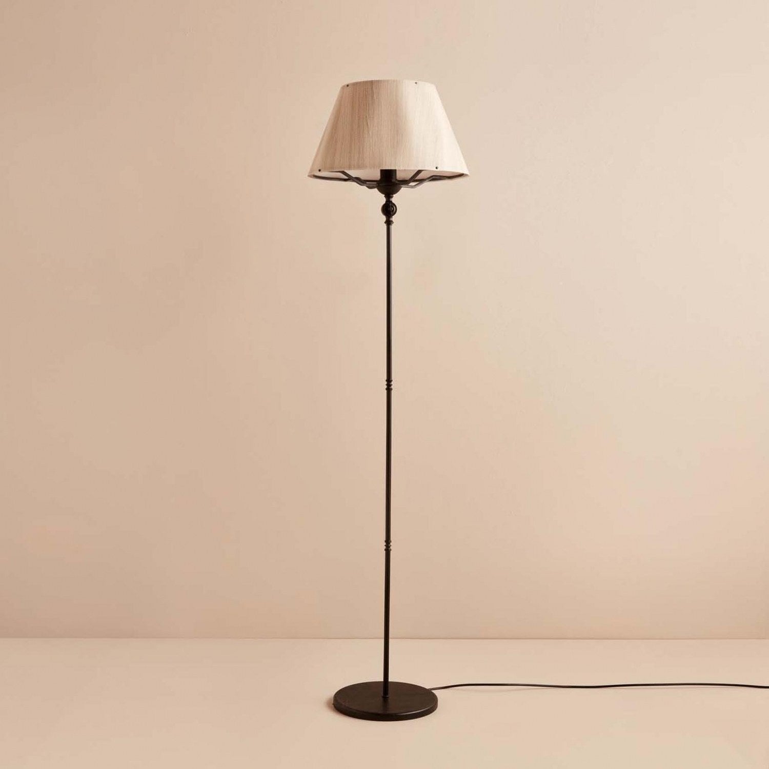 Lampadar AYD-3485, crem/negru, PVC/metal, 21x38x143 cm