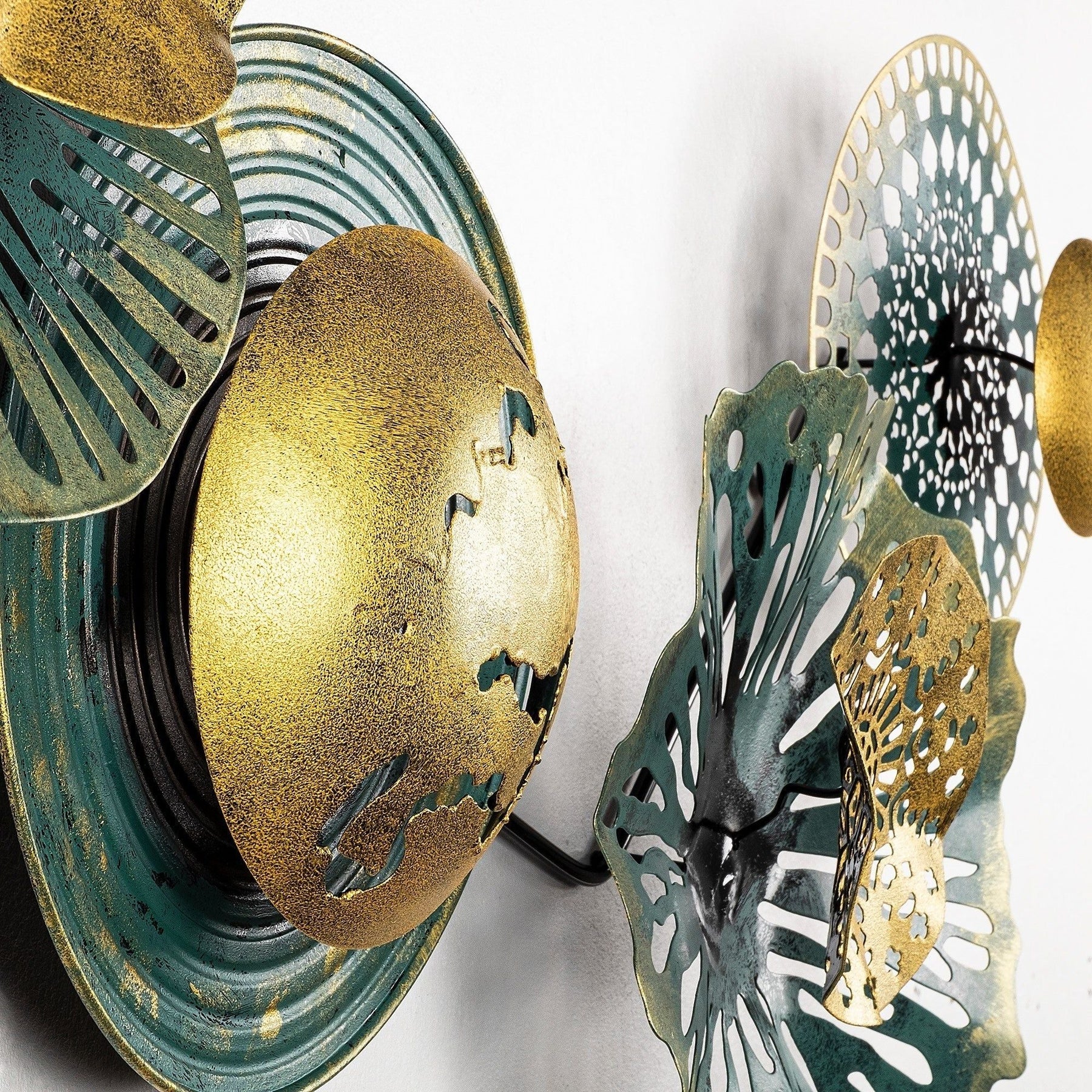 Decoratiune de perete Sensuale, verde/auriu, metal 100%, 100x50 cm