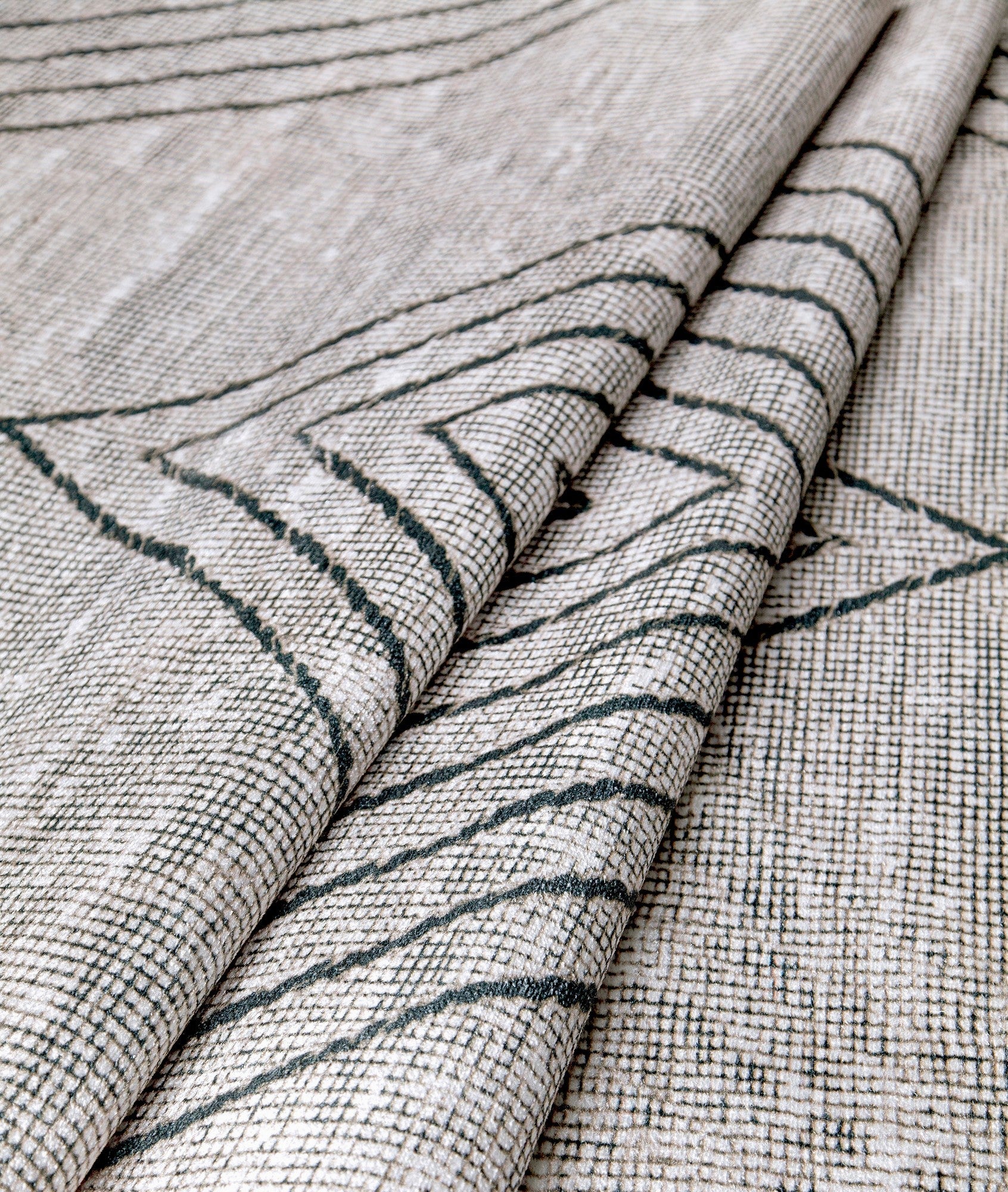 Covor 1512B, 80x150 cm, forma dreptunghiulara, tesatura catifelata, gri deschis/gri inchis