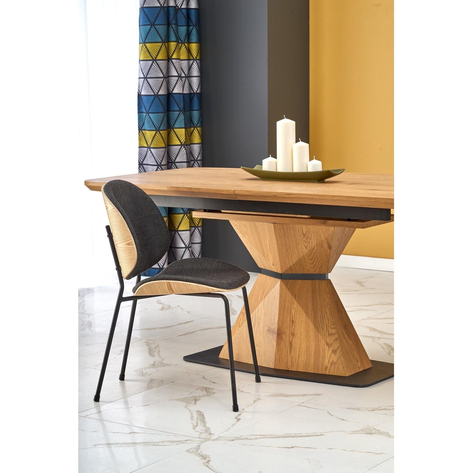Scaun K467, gri inchis/stejar, stofa clasica/placaj/metal, 47x57x81 cm