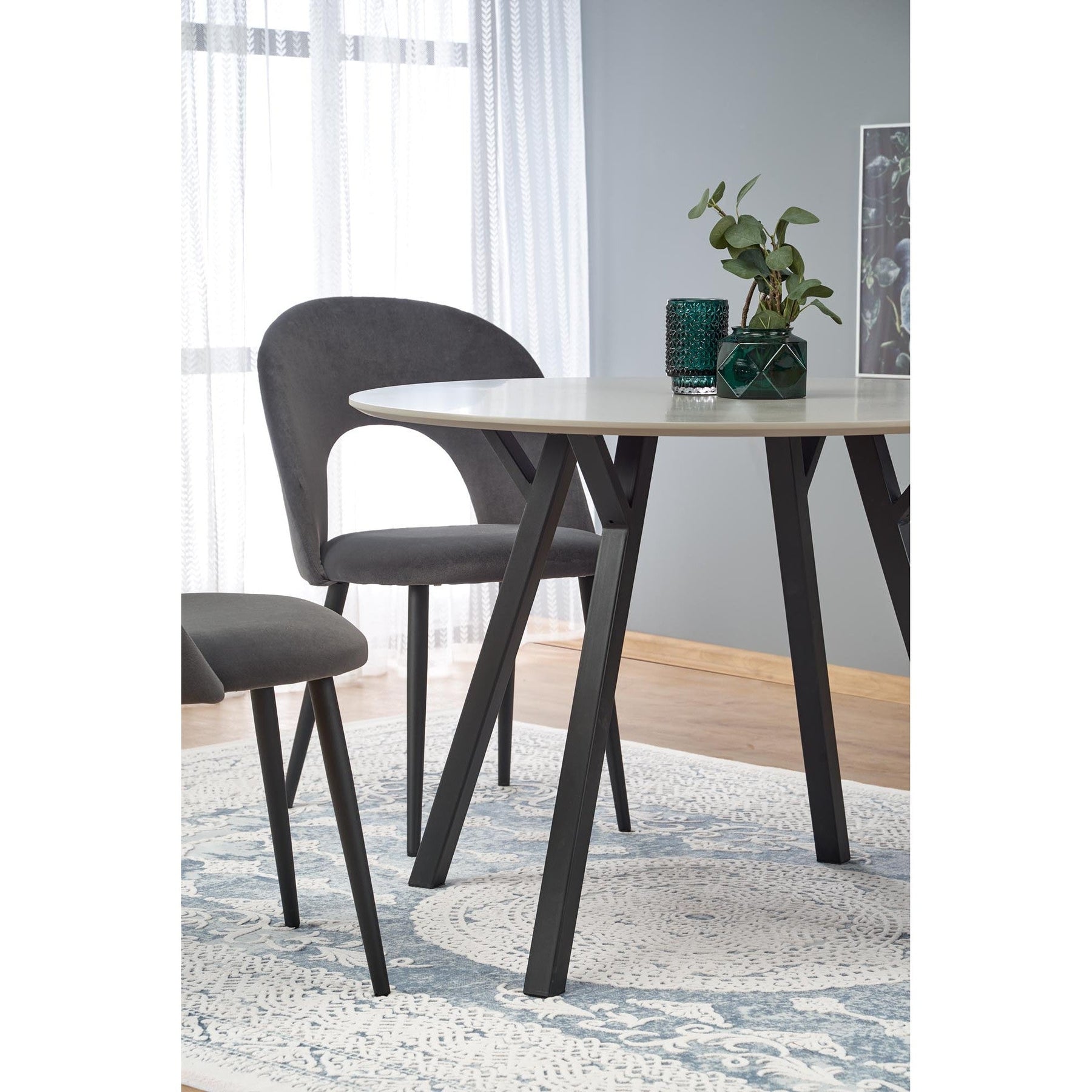 Scaun tapitat K384, gri/negru, 54x57x84 cm