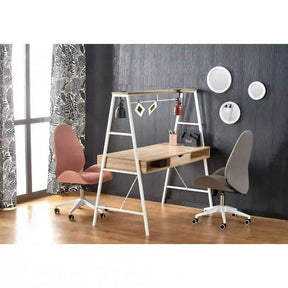 Birou modern din stejar sonoma și alb, cu scaune ergonomice, într-un birou elegant – primabucata