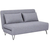 Canapea gri modernă, ideală pentru living, cu perne decorative – primabucata