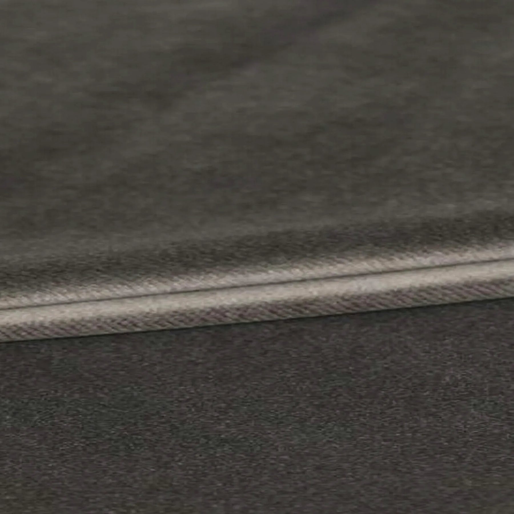 Canapea extensibila GANDI 140, stofă catifelata/lemn/PAL, gri închis - Riviera 97, 207×102×95 cm