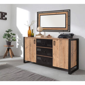 Comodă din stejar și negru, modernă, într-un living elegant – primabucata