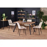 Masă extensibilă stejar/negru într-un living modern, alături de scaune elegante – primabucata