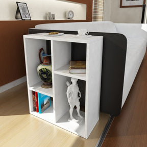 Măsuță albă cu rafturi decorative, ideală pentru living – primabucata