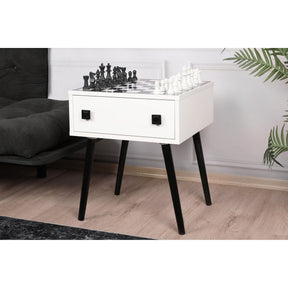 Masă albă cu detalii negre și joc de șah, perfectă pentru living – primabucata