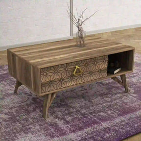 Măsuță de cafea din nuc, cu design modern și sertar decorat, într-un living elegant – primabucata
