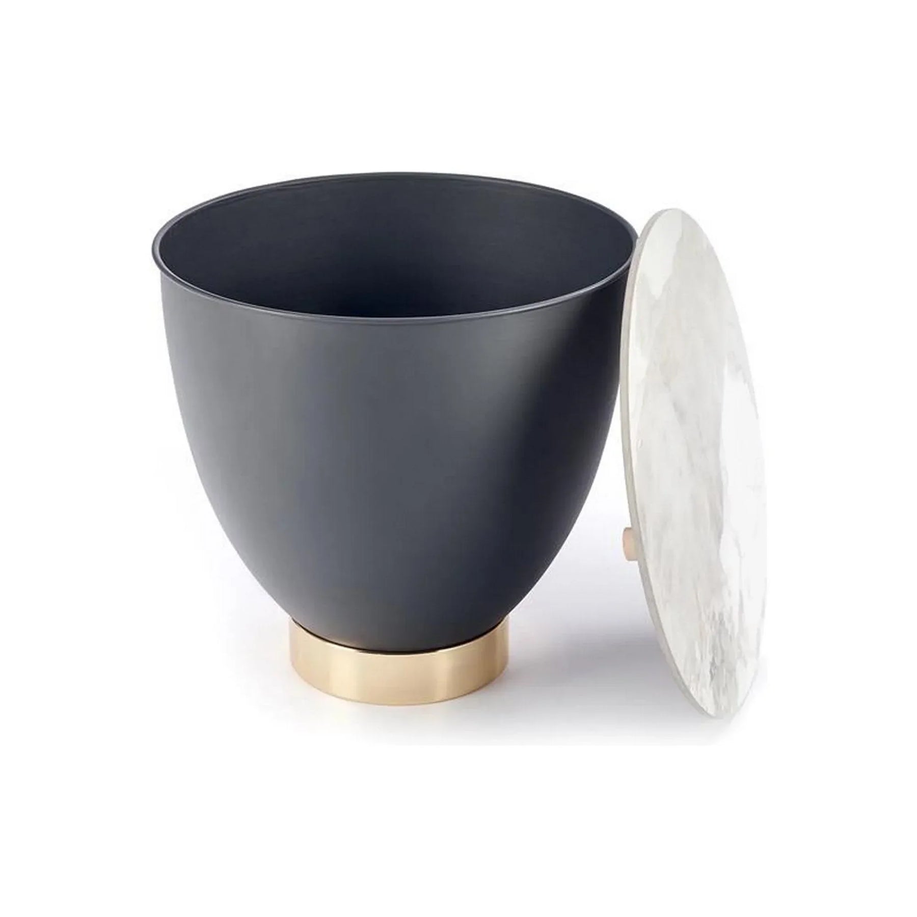 Măsuță de cafea albă și neagră cu detalii aurii, ideală pentru un living modern – primabucata