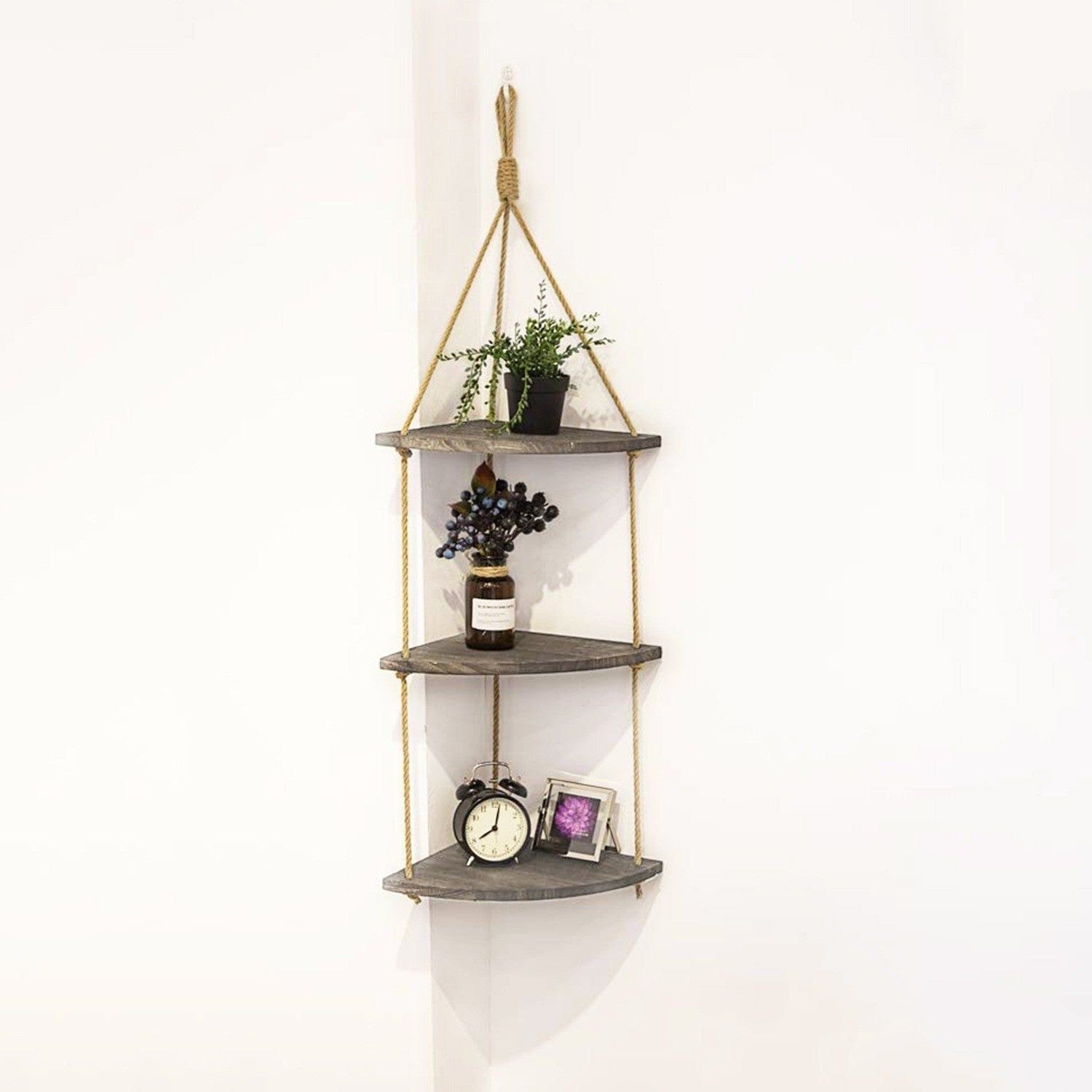 Raft din lemn nuc, cu trei etaje, ideal pentru decorarea livingului – primabucata