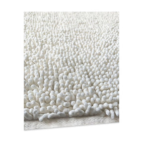 Covor baie bej deschis, cu textură moale, ideal pentru un spațiu modern – primabucata