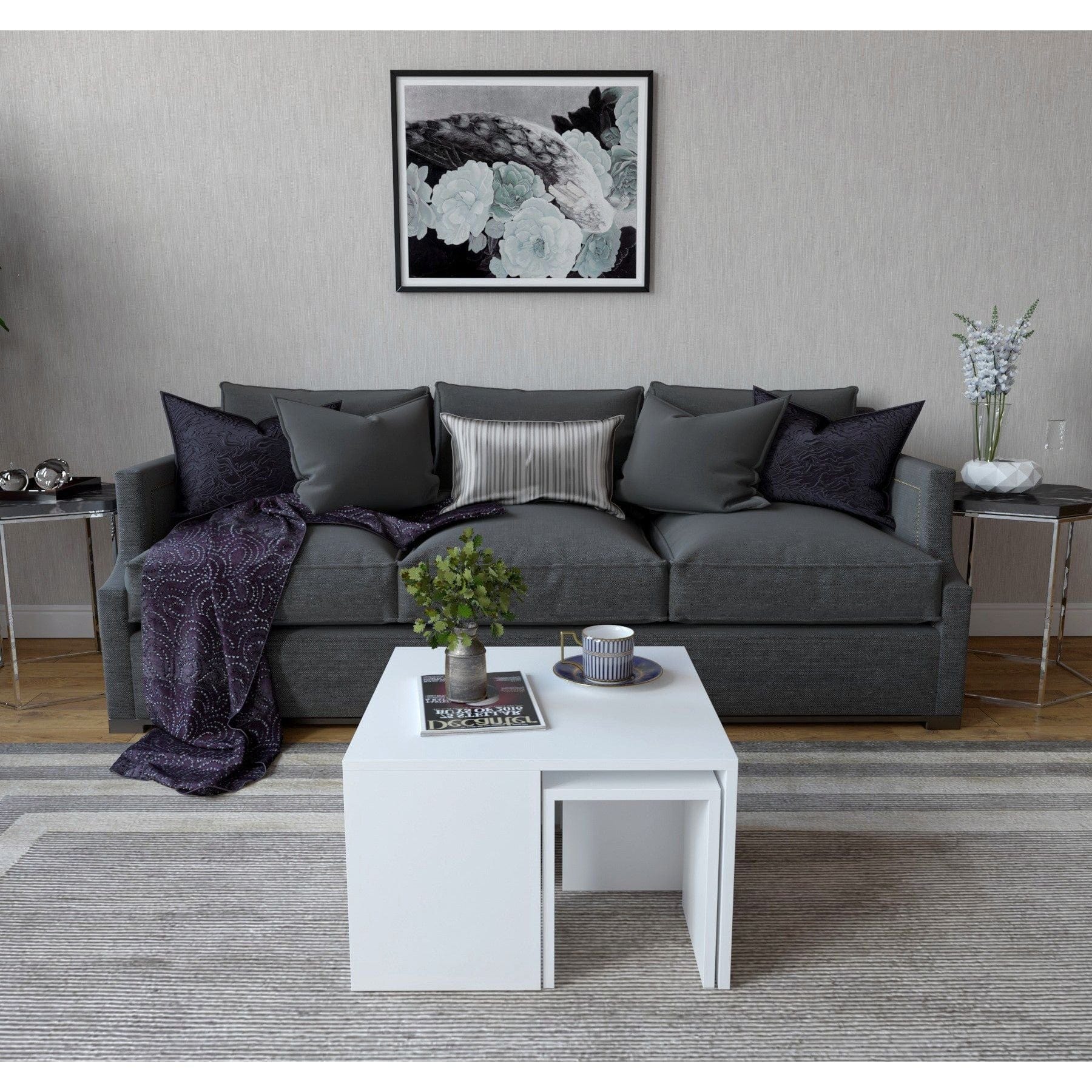 Set de 3 măsuțe albe într-un living modern – primabucata
