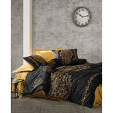 Set lenjerie pat dublu Alvina , bumbac satinat 100%, auriu/negru, 200 x 220 cm + 4 fete de perna