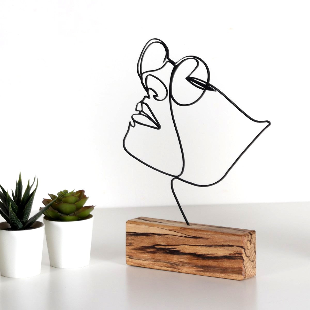 Obiect decorativ Girl - Black, negru, metal/lemn, 17x31x3,5 cm