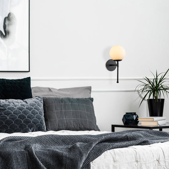 Lampa de perete Mudoni, MR-953-1, cadru metalic/sticla, negru/alb, 15x20x35 cm